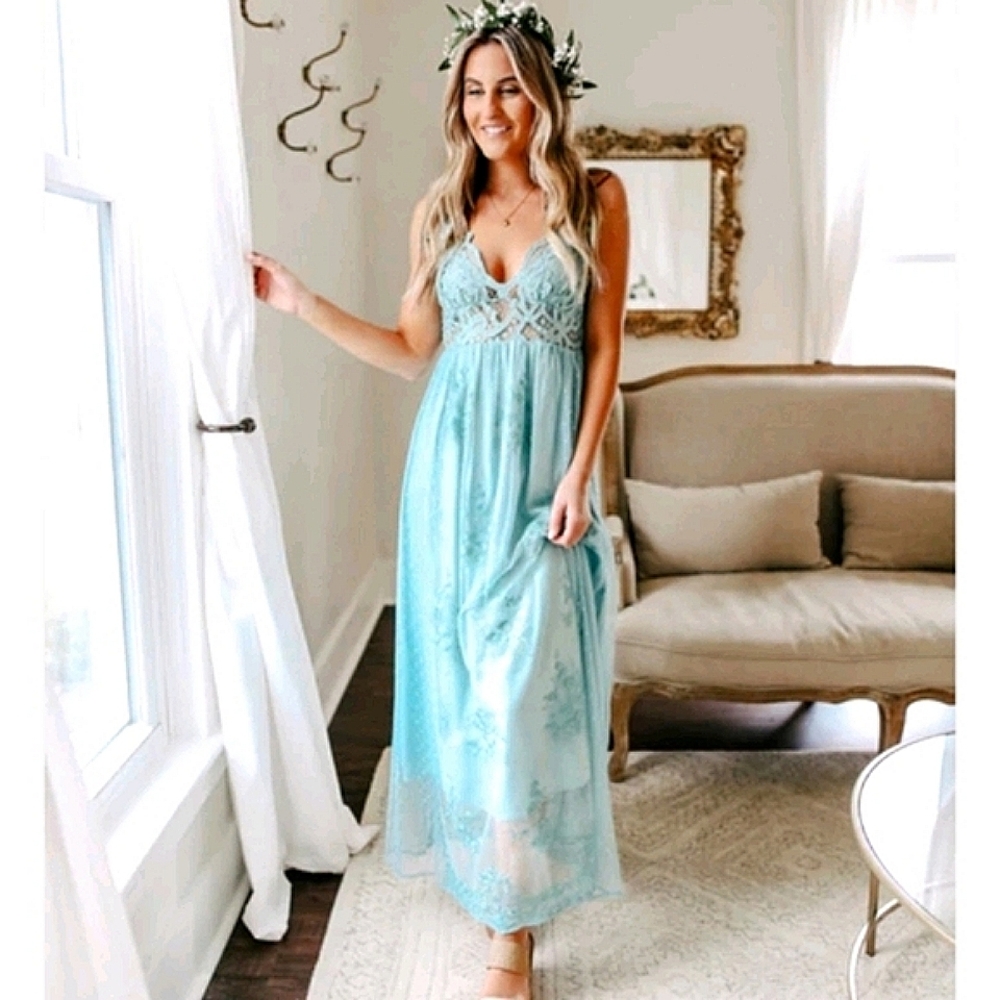 NWOT Jade Bohemian Dreams Scalloped lace Maxi Dress